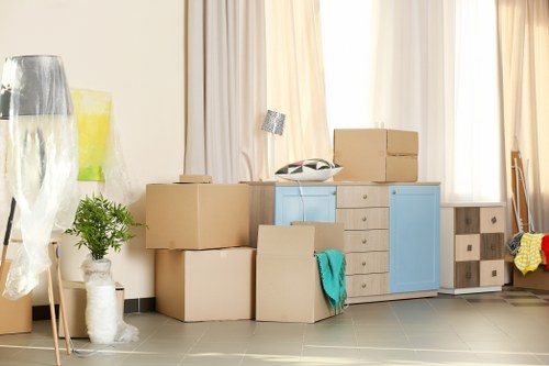 Moving truck support for homes and flats in Colliers Wood
